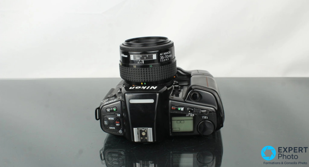 Nikon F90X + 35-70mm