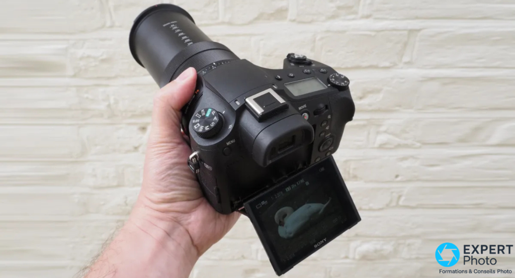 Sony RX10 III image