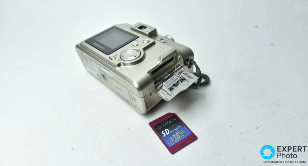 Panasonic Lumix DMC-LC43 mémoire