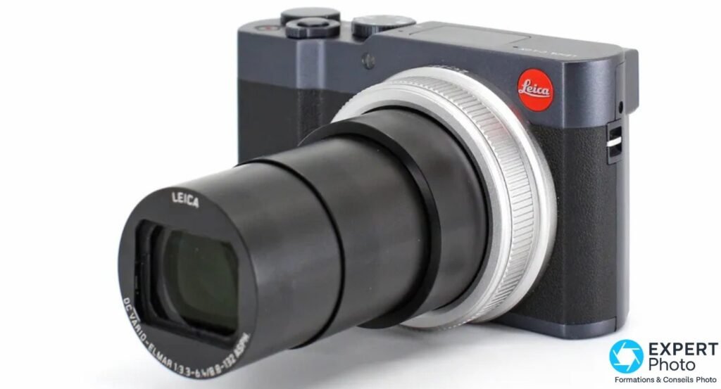 Leica C-Lux vu de dessus, molette de modes PASM, bouton ON/OFF, déclencheur et objectif 24-360 mm rétracté.