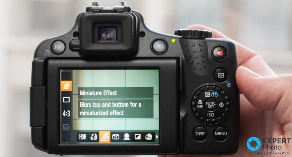 Canon PowerShot SX50 HS de dos, écran LCD affichant le mode créatif Miniature Effect du menu de filtres