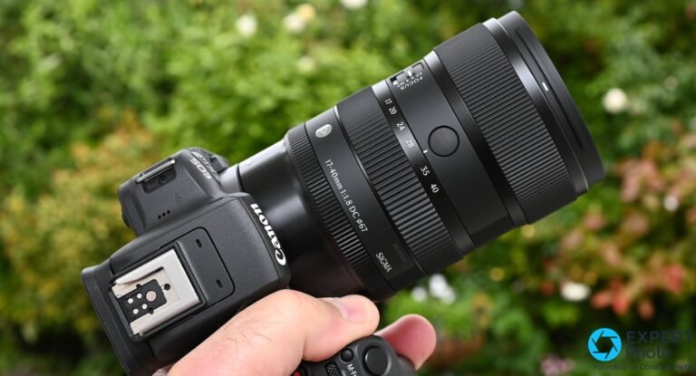 Sigma 17-40mm f/1.8 DC Art : pour quel profil de créateur APS-C ? Sigma 17-40mm f/1.8 DC Art de profil sur boîtier Canon, bague zoom déployée, marquings 17-40mm et SIGMA lisibles